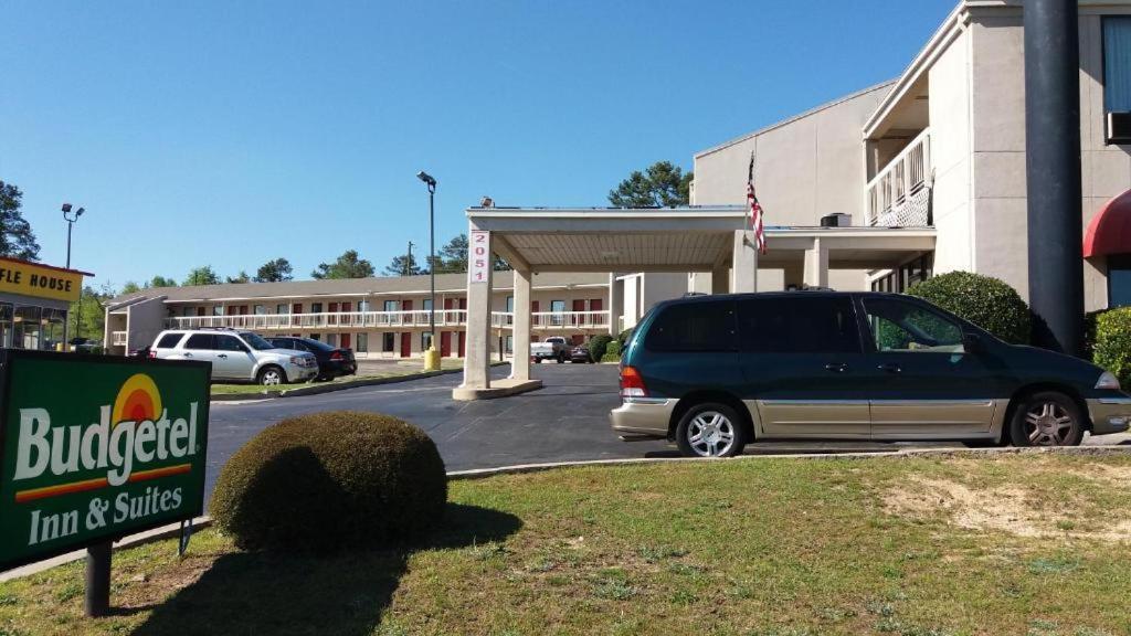 Zainee Inc Budgetel Inn And Suites Augusta Exterior photo
